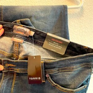 Torrid Dark Wash Jeans NWT